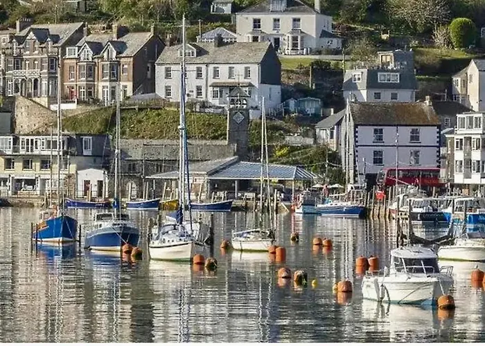 4 Quay View, Looe