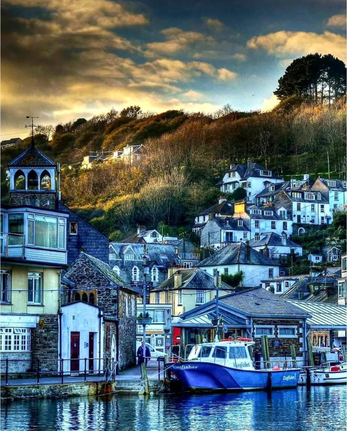 4 Quay View, * Looe